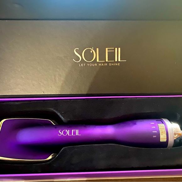 Soleil hair drying brush with straightening comb